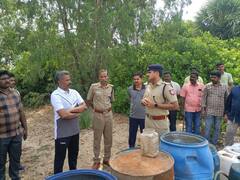 Chengalpattu : வலை வீசி தேடுதல் வேட்டை.. போலீஸ் காட்டிய தீவிரம்.. சிக்கிய 560 லிட்டர் கள்ளச்சாராயம்..!