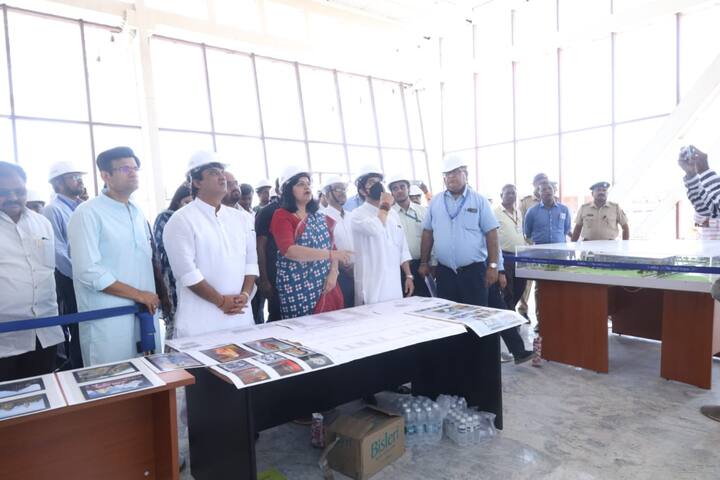 कोल्हापूर विमानतळाला छत्रपती राजाराम महाराज यांचे नाव देण्याचा प्रस्ताव केंद्रीय मंत्रीमंडळासमोर मांडण्यात येणार आहे.