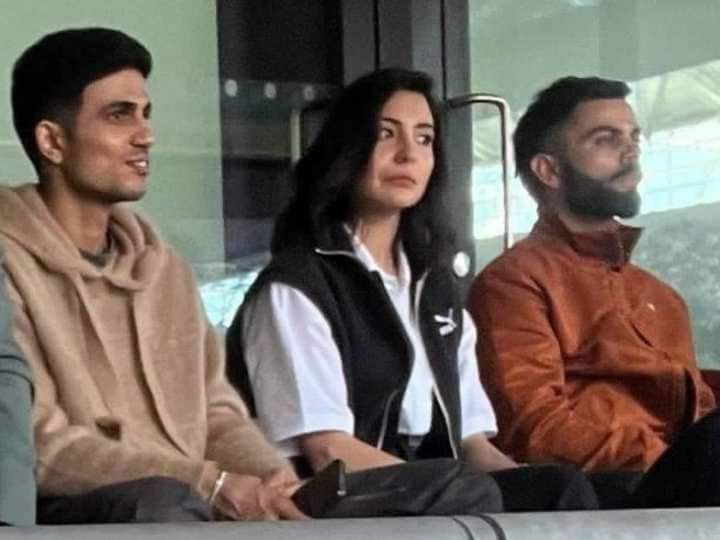 Virat Kohli Anushka Sharma and Shubman Gill watched FA Cup final at Wembley London Manchester United And Manchester City WTC Final: लंदन पहुंची टीम इंडिया, विराट-अनुष्का के अलावा इन खिलाड़ियों ने उठाया FA कप फाइनल का लुत्फ