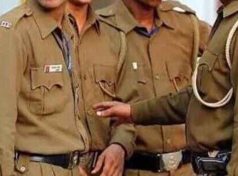 ਸਰਕਾਰੀ ਨਿਯਮਾਂ ਦੇ ਅਨੁਸਾਰ, 2023 ਵਿੱਚ ਚੰਡੀਗੜ੍ਹ ਪੁਲਿਸ ਕਾਂਸਟੇਬਲ ਲਈ ਮੁੱਢਲਾ ਤਨਖਾਹ ਸਕੇਲ 19,900-63,200 ਤੋਂ ਸ਼ੁਰੂ ਹੁੰਦਾ ਹੈ। ਪੁਲਿਸ ਕਾਂਸਟੇਬਲ ਵਜੋਂ ਅਹੁਦੇ ਲਈ ਚੁਣੇ ਜਾਣ ਵਾਲੇ ਹਰੇਕ ਉਮੀਦਵਾਰ ਨੂੰ ਚੰਡੀਗੜ੍ਹ ਪੁਲਿਸ ਕਾਂਸਟੇਬਲ ਤੋਂ ਮੁਢਲੀ ਤਨਖਾਹ ਦੇ ਨਾਲ-ਨਾਲ ਭੱਤੇ, ਵਾਧੂ ਲਾਭ, ਕਰੀਅਰ ਦੀ ਤਰੱਕੀ ਦੇ ਮੌਕੇ ਅਤੇ ਹੋਰ ਲਾਭ ਪ੍ਰਾਪਤ ਹੋਣਗੇ।