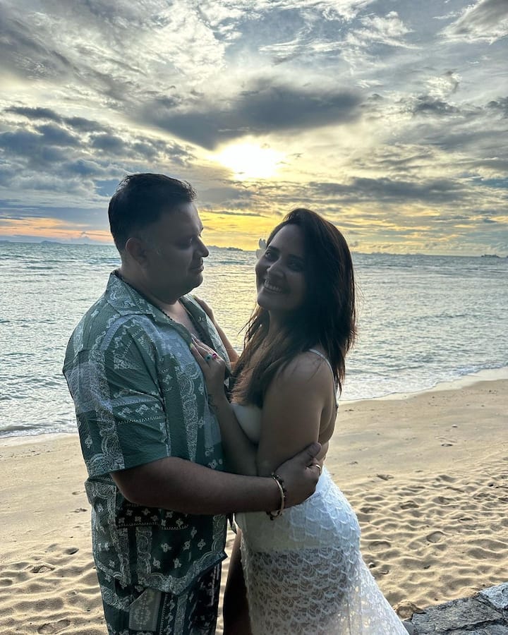 థాయ్‌ల్యాండ్‌లో ఫ్యామిలీ వెకేషన్‌లో ఎంజాయ్ చేస్తున్నారు.