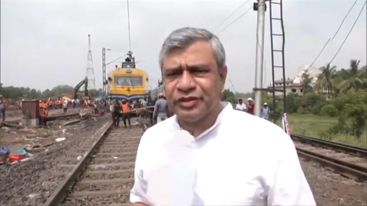 Railway Minister Ashwini Vaishnaw Said Railway Service At The Accident Place Would Probably Be Restored By Wednesday Odisha Train Accident:বুধবার সকালের মধ্য়েই দুর্ঘটনাগ্রস্ত রেলপথে পরিষেবা স্বাভাবিক করার চেষ্টা চলছে, জানালেন রেলমন্ত্রী