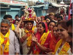 मंदिरों का इतिहास बताने सड़क पर उतरी मंत्री शकुंतला रावत, जोधपुर में निकाली देवदर्शन यात्रा