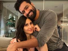 जुहू में Vicky-Katrina का है बेहद लग्जरी सी-फेसिंग अपार्टमेंट, घर के इंटीरियर से लेकर बालकनी तक हैं बेहद खूबसूरत, देखें इनसाइड तस्वीरें