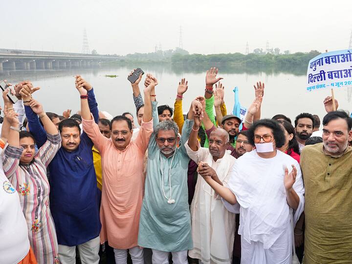 Delhi Minister Gopal Rai, Delhi BJP chief Virendra Sachdeva, and social activist KN Govindacharya participate in the Yamuna Sansad initiative to save the Yamuna river from heavy pollution, in New Delhi.