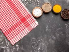 आपका किचन टॉवल बन सकता है कई बीमारियों की वजह..इस तरह से करेंगे साफ तो रहेंगे सुरक्षित