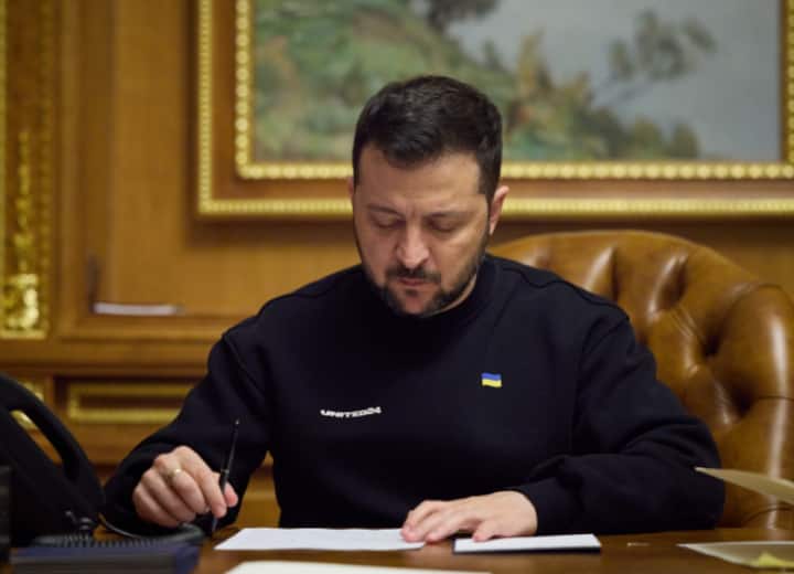 Everything Just Beginning Russia Ukraine President Aide Mercenary Group Vows To Topple Moscow Military Volodymyr Zelenskyy 'Everything Is Just Beginning In Russia': Ukraine President's Aide As Mercenary Group Vows To Topple Moscow Military