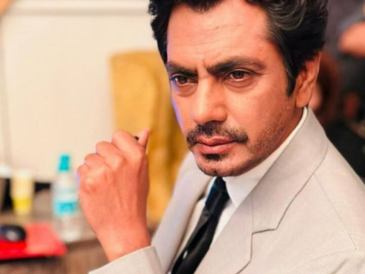 Nawazuddin Siddiqui was removed from the set by holding the collar When tried eating with lead actors जब कॉलर पकड़कर सेट से निकाल दिए गए थे Nawazuddin Siddiqui, खाने के नहीं थे पैसे