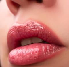 ਕਾਲੇ ਬੁੱਲ੍ਹਾਂ ਨੂੰ ਗੁਲਾਬੀ ਕਰ ਸਕਦੇ ਨੇ ਇਹ ਘਰੇਲੂ ਨੁਸਖੇ... ਕੀ ਤੁਸੀਂ ਇਨ੍ਹਾਂ ਨੂੰ ਅਜ਼ਮਾਇਆ ਹੈ?