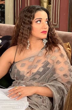 Monalisa: ਡੀਪਨੇਕ ਬਲਾਊਜ਼ ਪਹਿਨ ਕੇ ਮੋਨਾਲੀਸਾ ਨੇ ਦਿਖਾਇਆ ਆਪਣਾ ਕਿਲਰ ਲੁੱਕ, ਫੋਟੋਆਂ ਦੇਖ ਕੇ ਪ੍ਰਸ਼ੰਸਕਾਂ ਦੇ ਉੱਡੇ ਹੋਸ਼