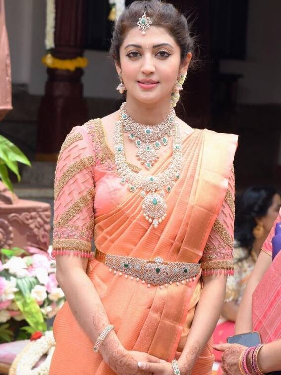 పెళ్లి కూతురిలా ముస్తాబైన ప్రణీత- నెట్టింట్లో ఫోటోలు వైరల్