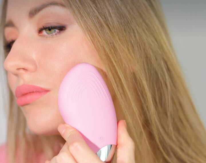 সাধারণ ভাবে 'ফোমিং ফেস ওয়াশ অ্যান্ড বার ক্লিনসার' যে কোনও ত্বকেই ব্যবহার করা যায়।