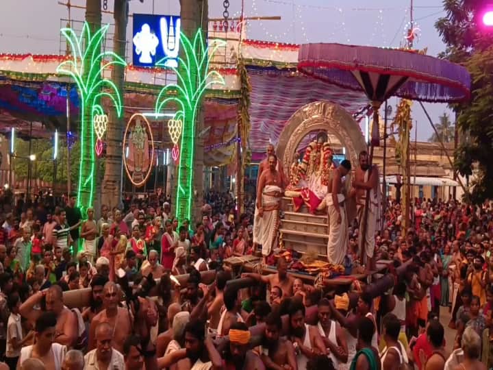 Kanchi brahmotsavam : ’கோவிந்தா’ ’கோவிந்தா’ பக்தி பரவசத்தில் காஞ்சிபுரம் மக்கள்..! வரதர் கோவில் உற்சவம்..! kanchipuram varadaraja perumal temple vaikasi brahmotsavam 4 day Kanchi brahmotsavam : ’கோவிந்தா’ ’கோவிந்தா’ பக்தி பரவசத்தில் காஞ்சிபுரம் மக்கள்..! வரதர் கோவில் உற்சவம்..!