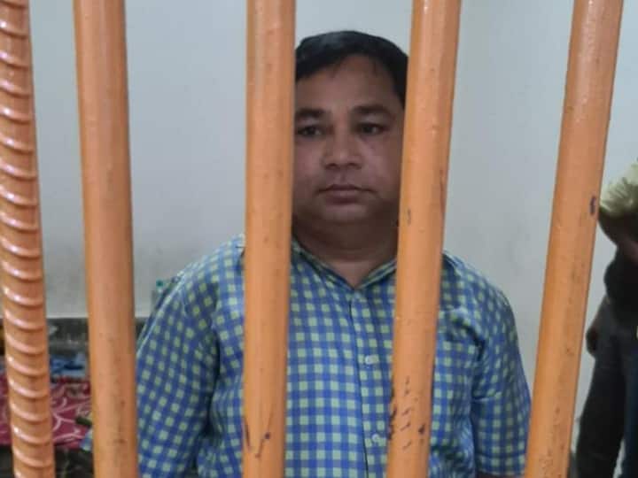 Agra Police Arrested Mayor Hemlata Diwakar Brother-in-law Due to openly firing on the road ANN Agra News: आगरा मेयर हेमलता दिवाकर का 'बंदूकबाज' देवर गिरफ्तार, सड़क पर की थी खुलेआम फायरिंग