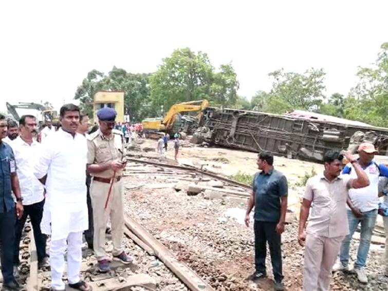 Minister Gudivada Amarnath visits Coromandal Train accident place in Odisha Gudivada Amarnath: రైలు ప్రమాద స్థలాన్ని పరిశీలించిన మంత్రి గుడివాడ, మానవ తప్పిదమేనని వెల్లడి
