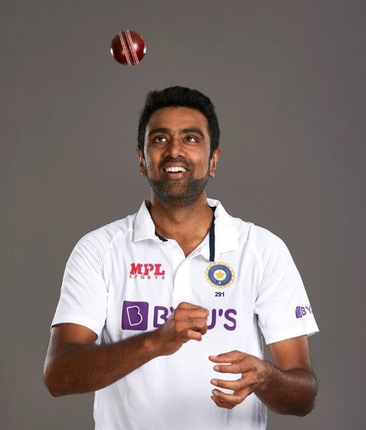 தற்போது இவர் 7ஆம் தேதி நடக்கவிருக்கும் டெஸ்ட் உலகக் கோப்பை போட்டிக்காக லண்டன் சென்றுள்ளார்.