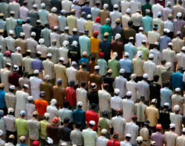 ਇਸ ਤੋਂ ਪਹਿਲਾਂ ਨੇਪਾਲ ਵਿੱਚ 10 ਸਾਲ ਪਹਿਲਾਂ ਹੋਈ ਜਨਗਣਨਾ ਅਨੁਸਾਰ ਦੇਸ਼ ਵਿੱਚ ਹਿੰਦੂਆਂ ਦੀ ਆਬਾਦੀ 81.3 ਫੀਸਦੀ ਸੀ।