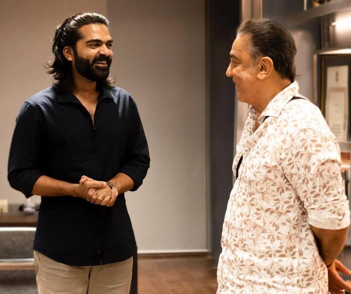 கெளதம் வாசுதேவ் மேனனின் அந்த கேங்கஸ்டர் படத்தின் இசை வெளியீட்டு விழாவில், இன்னும் நீண்ட தாடியுடன் வலம் வந்தார் சிம்பு. பத்து தலை இல்லையென்றாலும் நரைத்த நீண்ட தாடியும் மீசையும் பத்து தல ஏ.ஜி.ஆருக்கு பக்காவாக பொருந்தியது.