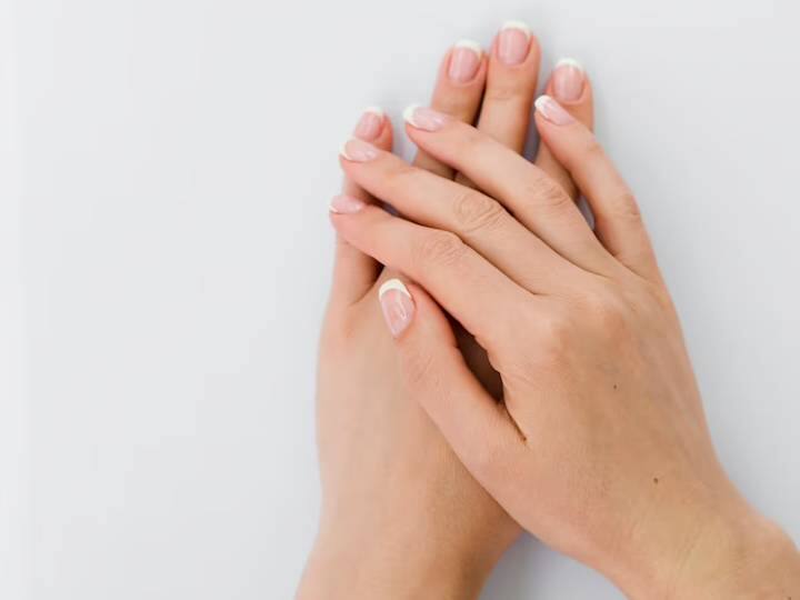 नाखूनों पर दिखने वाले ये निशान हो सकते हैं कैंसर के संकेत, ऐसे लगाएं पता