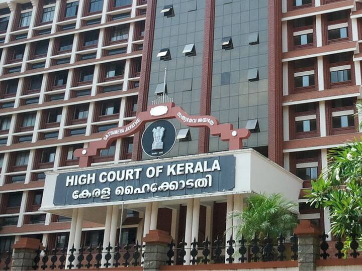 Mere Sight Of Woman's Naked Upper Body Is Not Obscene, Says Kerala HC Mere Sight Of Woman's Naked Upper Body Is Not Obscenity, Says Kerala HC