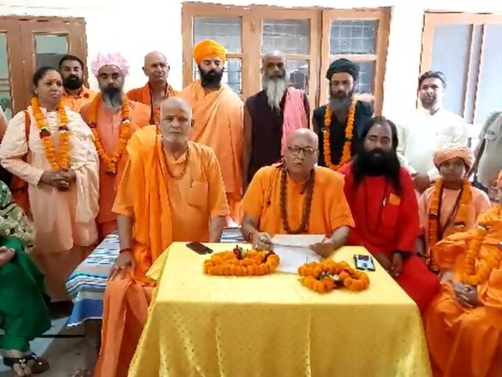 Uttarakhand Sadhus Saints Worried over obscenity in Devbhoomi Swami Prabodhananda Giri Demads from Pushkar Singh Dhami ANN Uttarakhand News: उत्तराखंड में धार्मिक स्थलों पर फैल रही अश्लीलता से साधु-संत चिंतित, CM धामी से की ये अपील