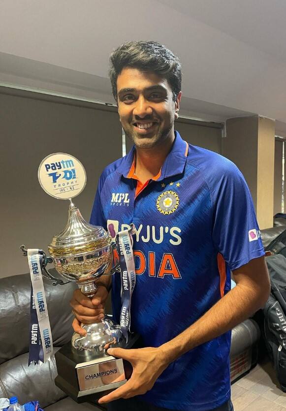 இலங்கைக்கு எதிராக தனது முதல் ஒருநாள் போட்டியில் களம் இறங்கிய அஸ்வின், ஒருநாள் போட்டியில் கால்பதித்து 13 வருடங்கள் ஆகிவிட்டன.