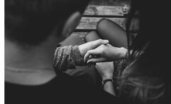 Depression: দায়সারা উত্তর, থম মেরে সারাক্ষণ, পাশাপাশি থেকেও দূরত্ব, জীবনসঙ্গীকে অবসাদমুক্ত করতে পারেন আপনিই