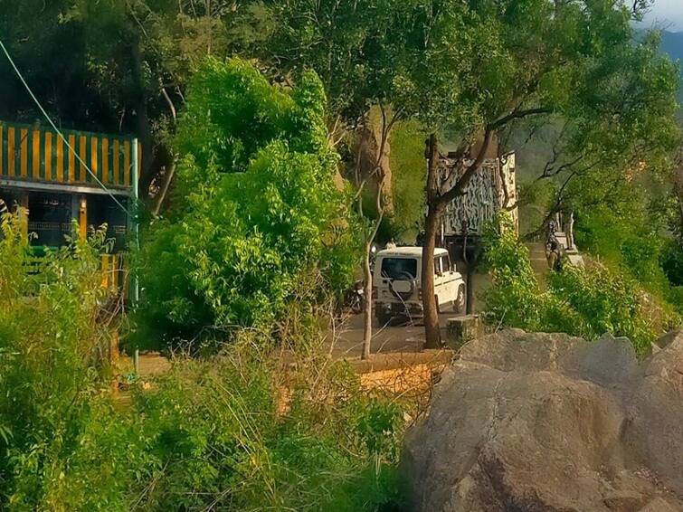 Nellai: Arikomban taken to Kalakkadu Mundanthurai Tiger Reserve Forest TNN களக்காடு முண்டந்துறை புலிகள் காப்பக வனப்பகுதிக்குள்  அரிக்கொம்பன் - எதிர்ப்பு தெரிவித்த போராட்டக்காரர்கள் கைது