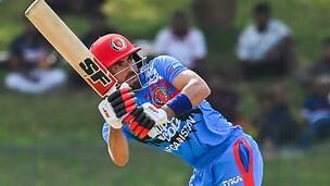 போராடி ஆடிய இப்ராகிம் (54) ரமத் ஷா(36) ஹஷ்மத்துல்லா (57) அடித்து ஆட்டம் இழந்தனர். இவர்களை தொடர்ந்து களம் இறங்கிய வீரர்கள் சொற்ப ரன்களில் ஆட்டம் இழந்தனர்.