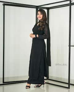 Sravanthi Chokarapu: బ్లాక్ డ్రెస్సులో మెరిసిపోతున్న బిగ్ బాస్ బ్యూటీ