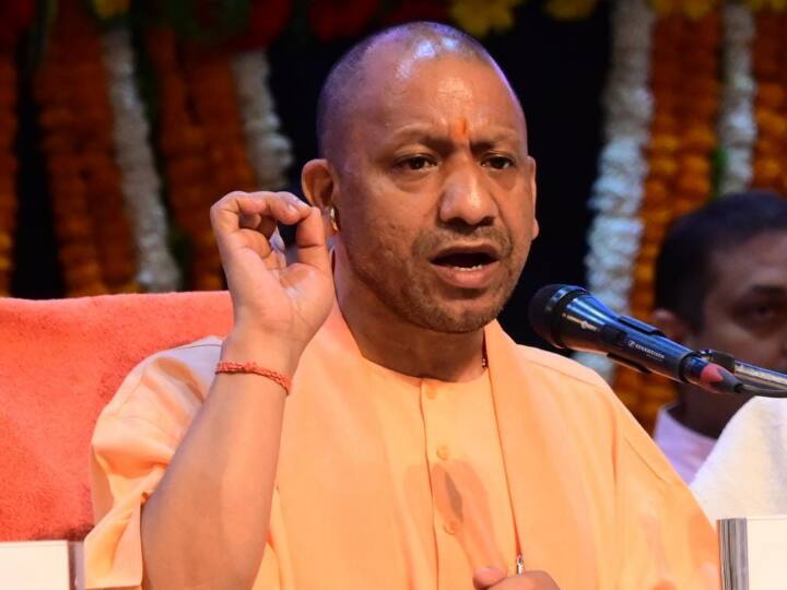 CM Yogi Adityanath Controversy over dream project in Prayagraj Poor people opposition says BJP branding ann UP Politics: सीएम योगी के ड्रीम प्रोजेक्ट पर विवाद, विपक्ष का आरोप- 'BJP कर रही ब्रांडिंग'