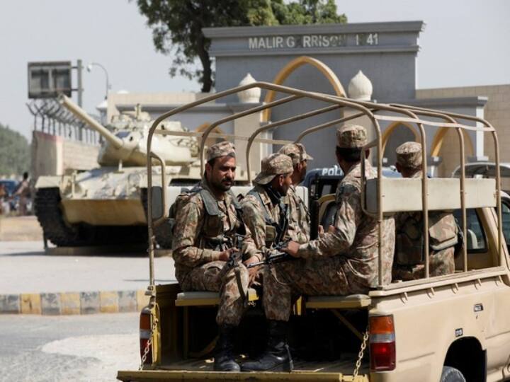 Pakistan ISPR Informed two pakistani soldiers martyred in terrorist clash in north Waziristan Pakistan: पाकिस्तान में सेना और आतंकियों के बीच मुठभेड़, दो जवानों की मौत, दो आतंकी भी मारे गए
