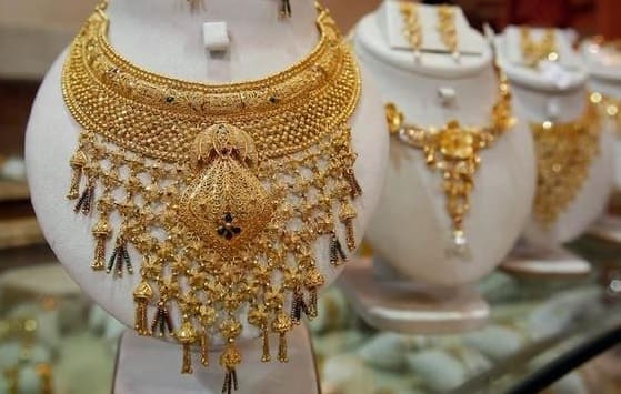 Gold : Can Gold and Silver Protect You in Trouble? how much gold you should buy? Gold : શું સોનું ખરેખર માલામાલ કરી દે છે? પૈસા રોકતા પહેલા જાણો આટલુ