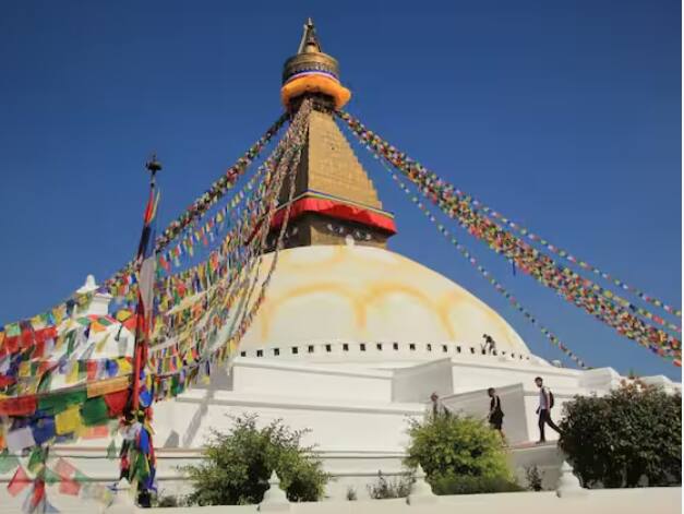 ਨੇਪਾਲ ਵਿੱਚ ਕੁੱਲ 2 ਕਰੋੜ 36 ਲੱਖ 77 ਹਜ਼ਾਰ 744 ਹਿੰਦੂ ਰਹਿੰਦੇ ਹਨ।