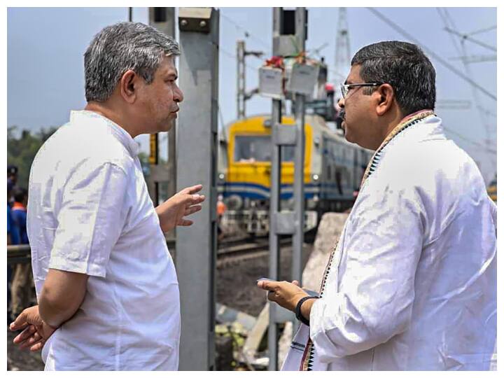 Railway Minister Ashwini Vaishnav became emotional while mentioning missing people in Balasore accident