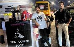 Audi Chaiwala : चक्क लक्झरी कारमधून चहा विक्री, 'ऑडी चहा'ची सोशल मीडियावर चर्चा, तुम्हीही एकदा प्यायलाच हवा...