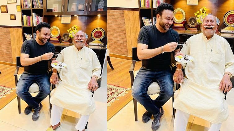 Punjabi Singer Lakhwinder Wadali celebrated his father Puranchand Wadali s birthday  Lakhwinder Wadali: ਲਖਵਿੰਦਰ ਵਡਾਲੀ ਨੇ ਪਿਤਾ ਪੂਰਨਚੰਦ ਵਡਾਲੀ ਦਾ ਮਨਾਇਆ ਜਨਮਦਿਨ, ਤਸਵੀਰ ਸਣੇ ਕੈਪਸ਼ਨ ਜਿੱਤ ਲਵੇਗੀ ਦਿਲ