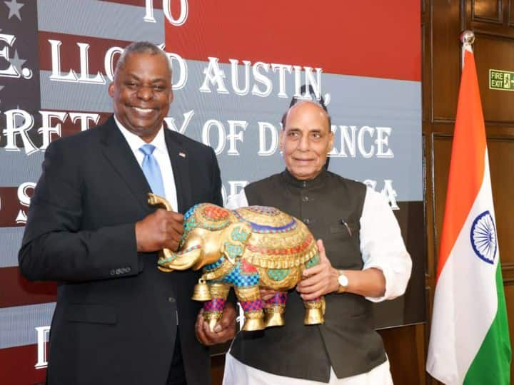 Rajnath Singh meets US defense secretary Lloyd Austin says looking forward work with US 'अमेरिका के साथ मिलकर काम करने के लिए उत्सुक', लॉयड ऑस्टिन से मुलाकात के बाद क्या कुछ बोले राजनाथ सिंह