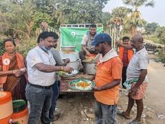 रेल हादसे वाली जगह पर जीवित बचे लोगों की मदद के लिए आगे आया रिलायंस फाउंडेशन, ऐसे कर रहे मदद