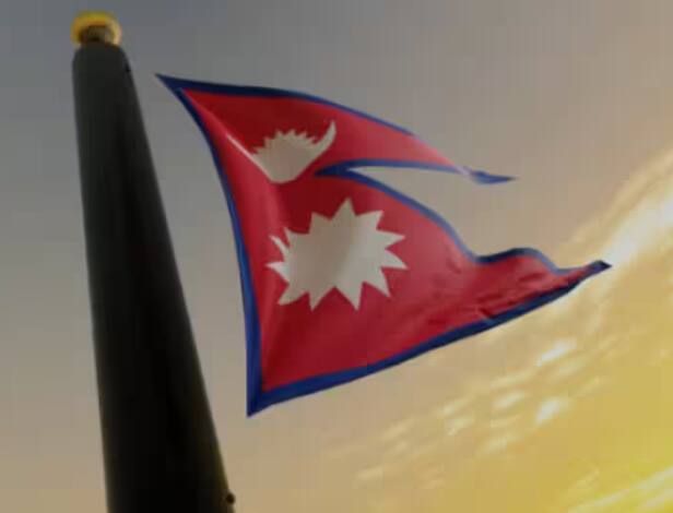 Nepal: ਨੇਪਾਨ ਇਕ ਹਿੰਦੂ ਰਾਸ਼ਟਰ ਹੈ। ਇੱਥੇ ਲਗਪਗ 81.19 ਫ਼ੀਸਦੀ ਹਿੰਦੂ ਰਹਿੰਦੇ ਹਨ। ਨੇਪਾਨ ਦੀ ਕੇਂਦਰੀ ਅੰਕੜਾ ਬਿਊਰੋ ਨੇ ਇੱਕ ਰਿਪੋਰਟ ਜਾਰੀ ਕੀਤੀ ਹੈ, ਜਿਸ ਅਨੁਸਾਰ ਹਿੰਦੂਆਂ ਦੀ ਆਬਾਦੀ ਵਿੱਚ ਗਿਰਾਵਟ ਦਰਜ ਕੀਤੀ ਗਈ ਹੈ।