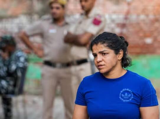 wrestlers-protest-jantar-mantar-delhi-why-sakshi-malik-reached-railways-office-tells-about-joining-job Wrestlers Protest: ਸਾਕਸ਼ੀ ਮਲਿਕ ਕਿਉਂ ਪਹੁੰਚੀ ਰੇਲਵੇ ਦਫਤਰ? ਨੌਕਰੀ ਜੁਆਇਨ ਕਰਨ ਬਾਰੇ ਕਹੀ ਇਹ ਗੱਲ