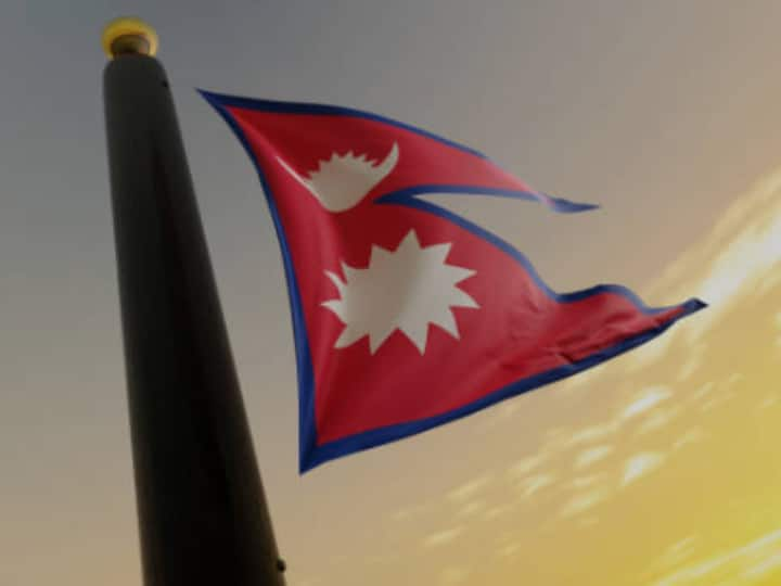 Nepal: नेपाल एक हिंदू राष्ट्र है. यहां लगभग 81.19 फीसदी हिंदू रहते हैं. नेपाल की केंद्रीय सांख्यिकी ब्यूरो ने एक रिपोर्ट जारी की है, जिसके मुताबिक हिंदुओं की आबादी में गिरावट दर्ज की गई है.