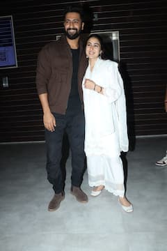 Zara Hatke Zara Bachke: খুদে অনুরাগীকে কোলে তুললেন ভিকি, প্রেক্ষাগৃহে দর্শকদের মাঝে সারার সঙ্গে অভিনেতা