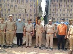 सोनभद्र में दो करोड़ की अंग्रेजी शराब बरामद, दिल्ली से झारखंड होनी थी सप्लाई, 3 गिरफ्तार