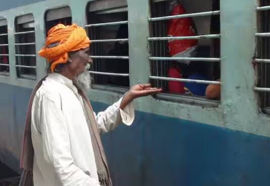 ਭਾਰਤ ਦਾ ਰੇਲ ਨੈੱਟਵਰਕ ਬਹੁਤ ਵੱਡਾ ਹੈ। ਦੇਸ਼ ਦੇ ਲਗਭਗ ਹਰ ਖੇਤਰ ਵਿੱਚ ਰੇਲਵੇ ਲਾਈਨਾਂ ਵਿਛਾਈਆਂ ਗਈਆਂ ਹਨ। ਰੇਲਗੱਡੀ ਨਿਰਧਾਰਿਤ ਸਮੇਂ ਲਈ ਸਟੇਸ਼ਨ 'ਤੇ ਰੁਕਦੀ ਹੈ। ਇਸ ਤੋਂ ਬਾਅਦ ਇਹ ਆਪਣੇ ਰਸਤੇ 'ਤੇ ਅੱਗੇ ਵਧ ਜਾਂਦੀ ਹੈ।