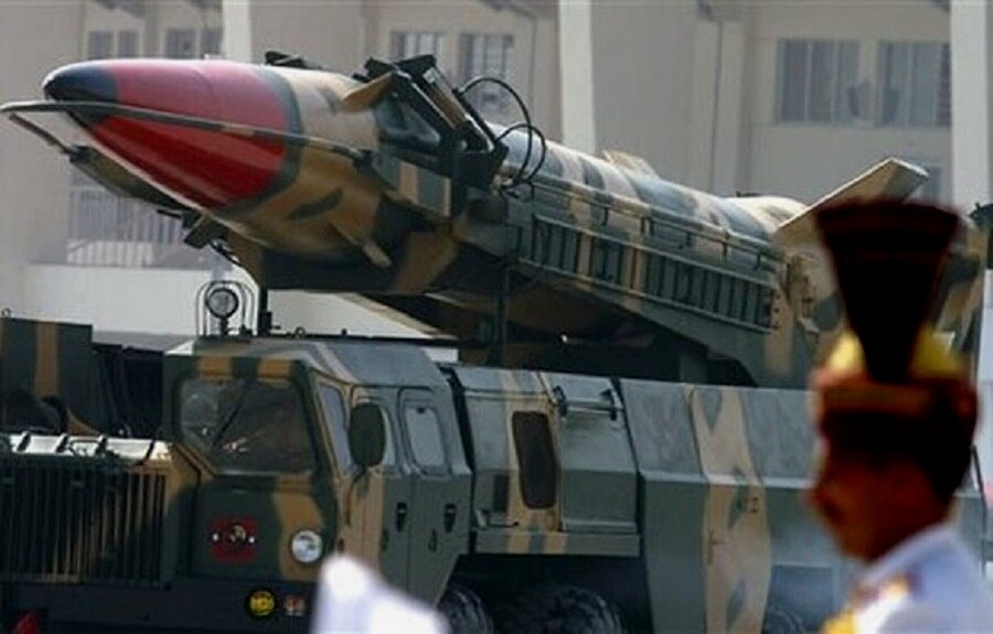 Pakistan Atom Bomb: क्या PAK सऊदी अरब को बेच देगा दो परमाणु बम? कंगाली दूर करने का इस पाकिस्तानी ने दिया आइडिया