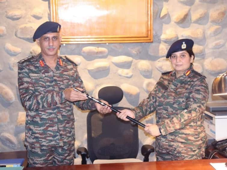 Colonel Shuchita Shekhar First Women Officer of Army Service Corps Responsible Supply Chain First Woman Officer Assumes Command Of Communication Zone Mechanical Transport Battalion In Indian Army