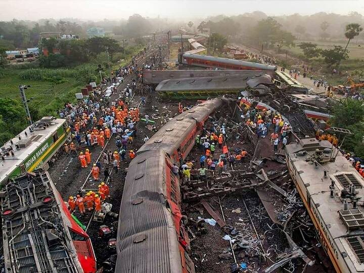 Locals and residents from the surrounding area flocked to the accident scene to help rescue workers save as many lives as possible. The railways also kept citizens updated on the status of the restoration from the ground. The restoration process at the accident site is was closely monitored by top officials. (Image Source: PTI)