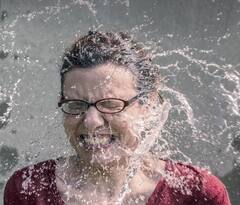 Lifestyle:বরফ গলা জলে মুখ ডুবিয়ে দেখেছেন? মিলতে পারে নানা উপকার