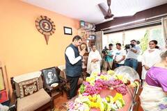 Sulochana Latkar : सुलोचना दीदींची कारकीर्द अनेकांना प्रेरणादायी ठरेल : देवेंद्र फडणवीस